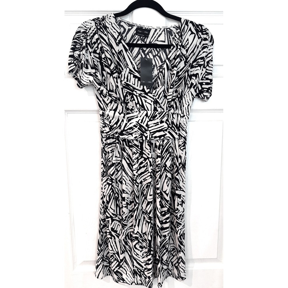 NWT BCBG Navy White Abstract Dress 6 Ruched V Neck Fit Flare Mod Cocktail Party